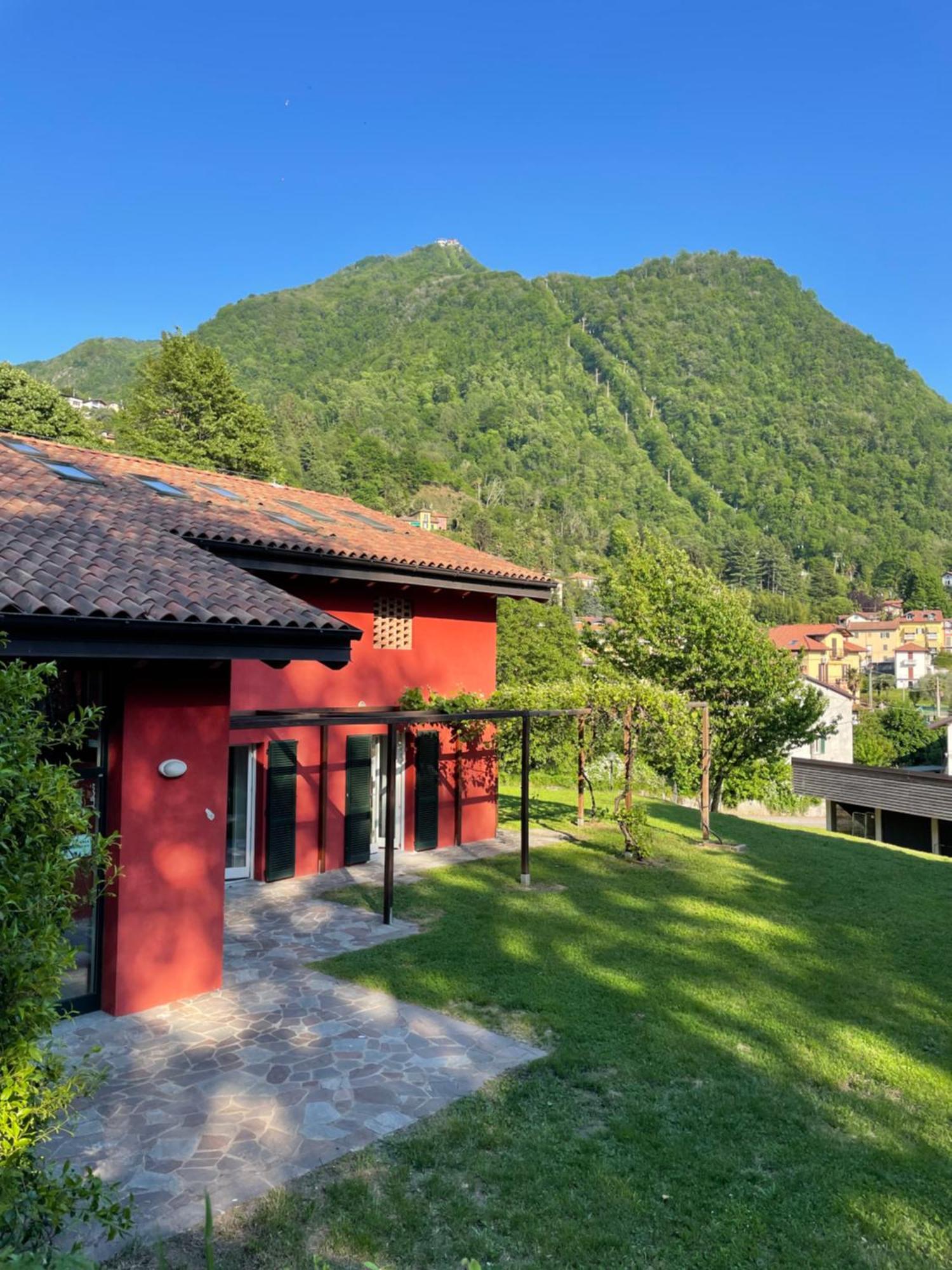 Ostello Casa Rossa Лавено-Момбелло Экстерьер фото