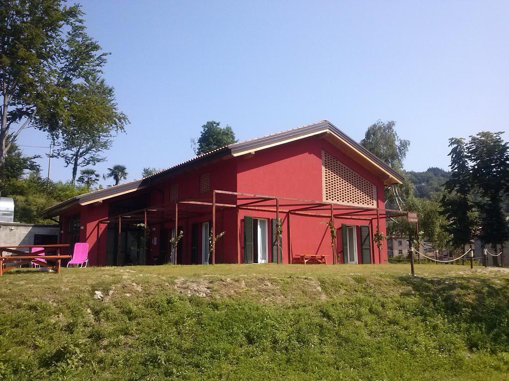 Ostello Casa Rossa Лавено-Момбелло Экстерьер фото