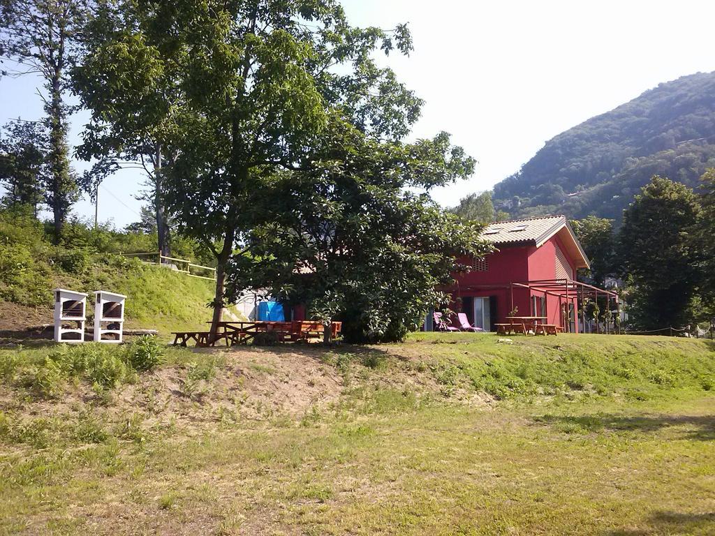 Ostello Casa Rossa Лавено-Момбелло Экстерьер фото